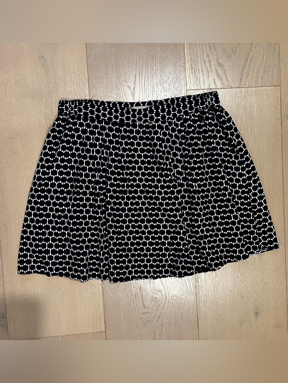 Banana Republic Black White Geometric Pleated Mini Skirt Size 4